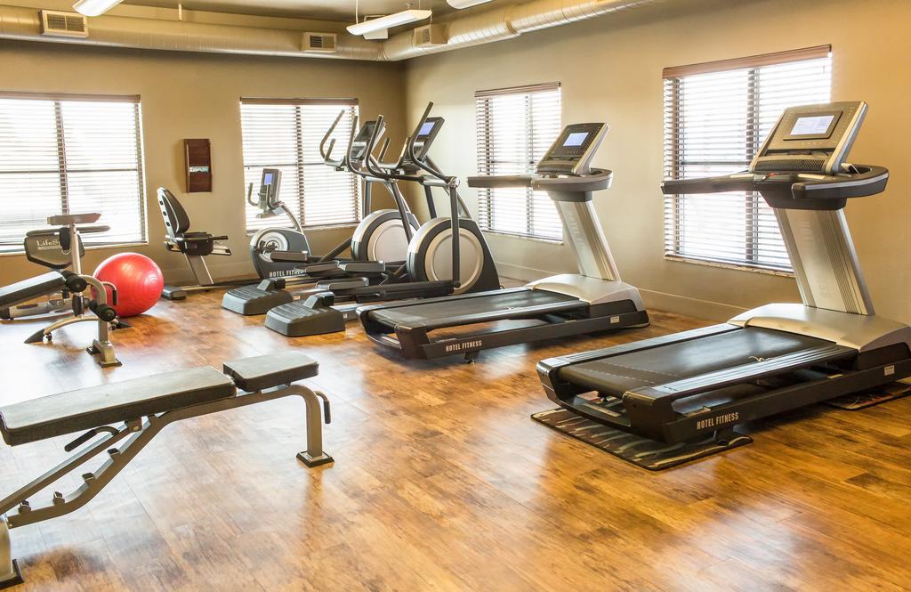 Teddy'S Residential Suites Watford City Bagian luar foto