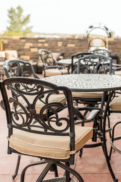 Teddy'S Residential Suites Watford City Bagian luar foto