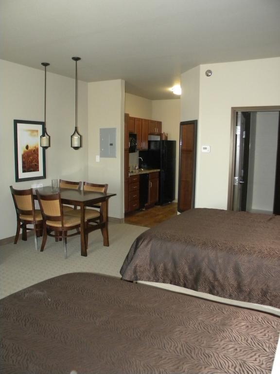 Teddy'S Residential Suites Watford City Bagian luar foto