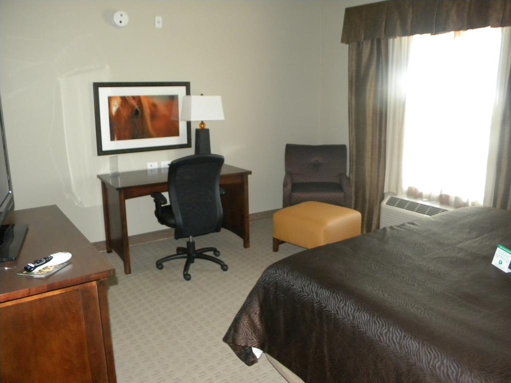 Teddy'S Residential Suites Watford City Bagian luar foto