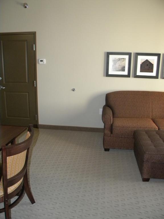 Teddy'S Residential Suites Watford City Bagian luar foto