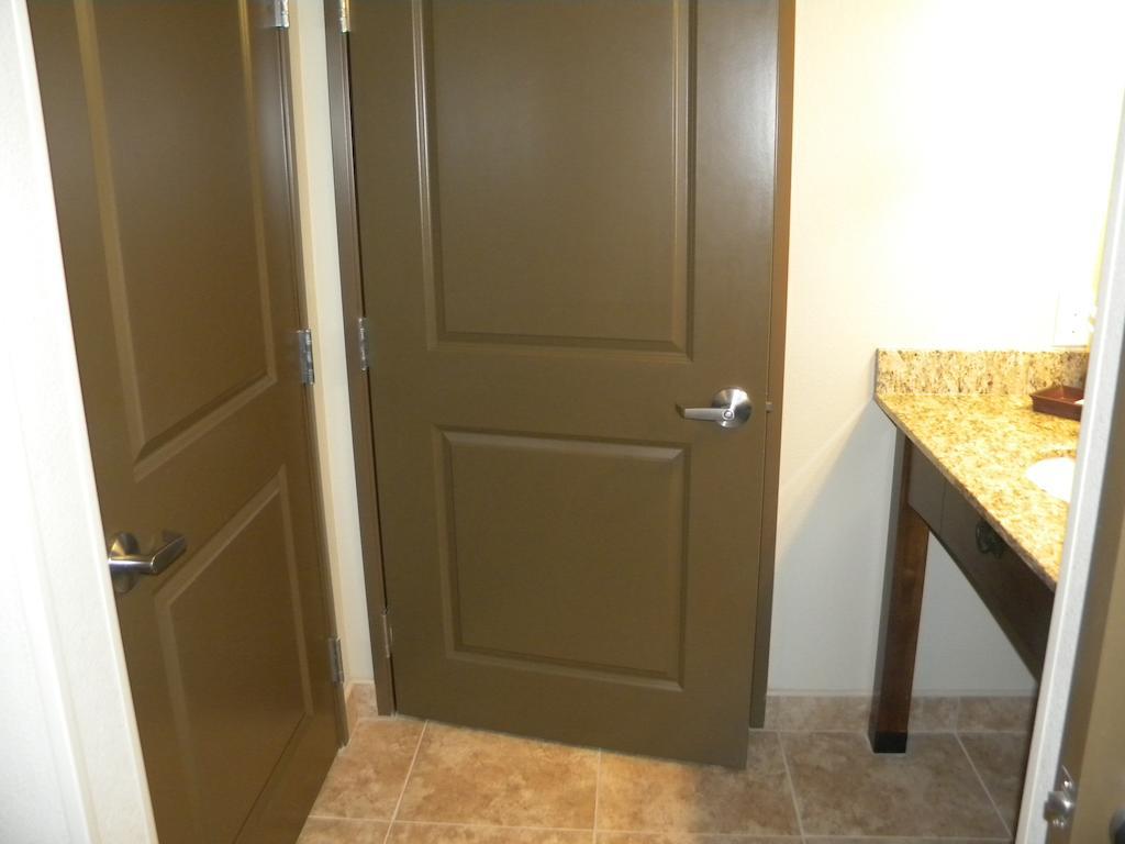 Teddy'S Residential Suites Watford City Bagian luar foto