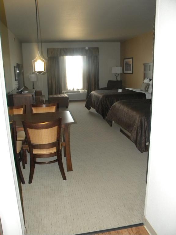 Teddy'S Residential Suites Watford City Bagian luar foto