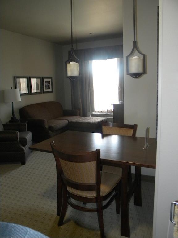 Teddy'S Residential Suites Watford City Bagian luar foto