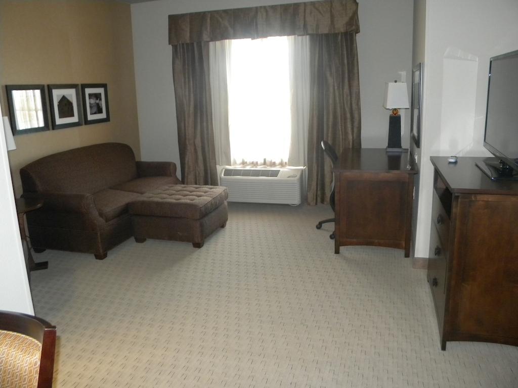 Teddy'S Residential Suites Watford City Bagian luar foto