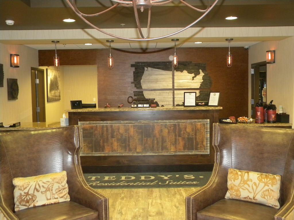 Teddy'S Residential Suites Watford City Bagian luar foto