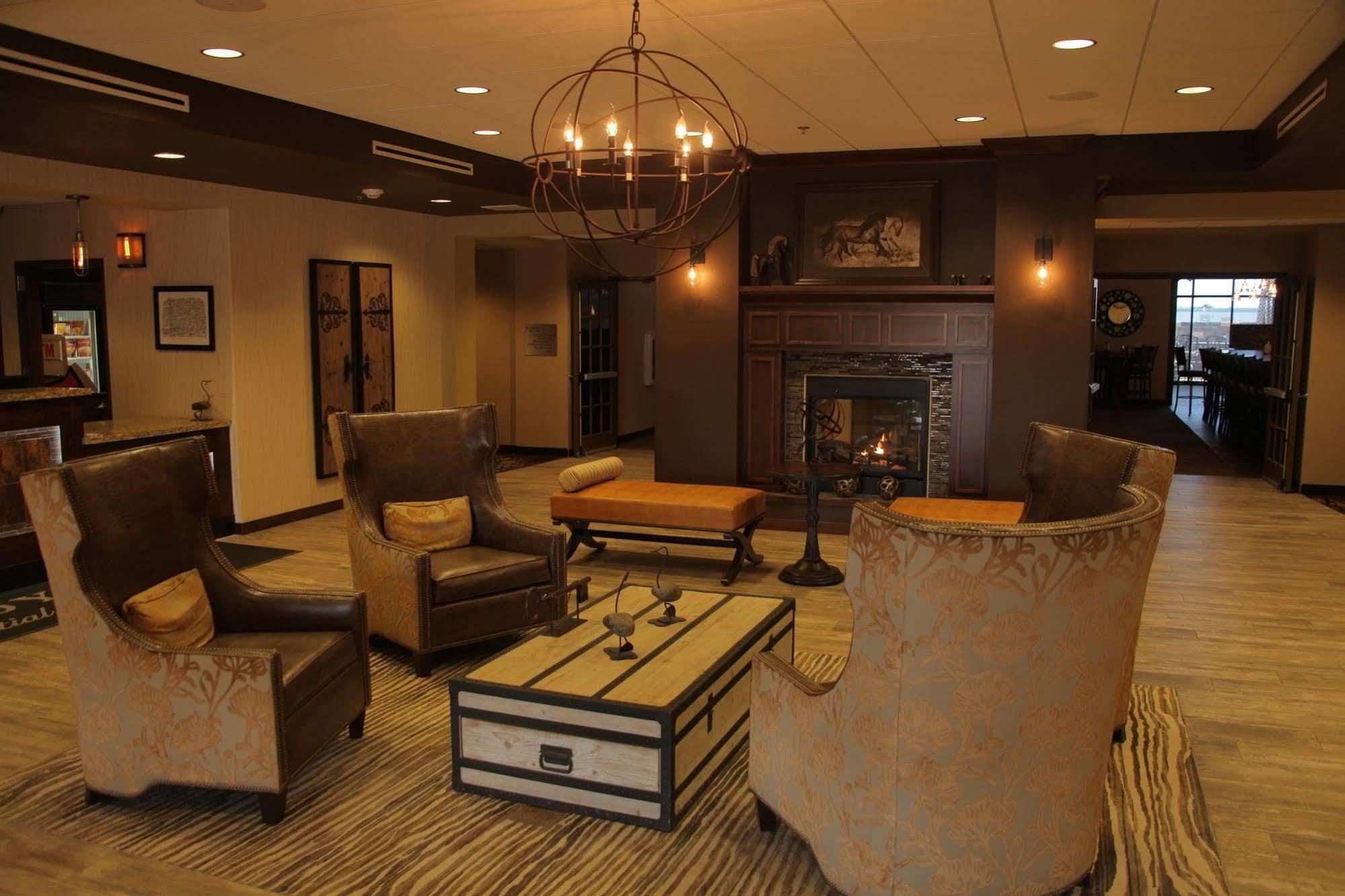 Teddy'S Residential Suites Watford City Bagian luar foto