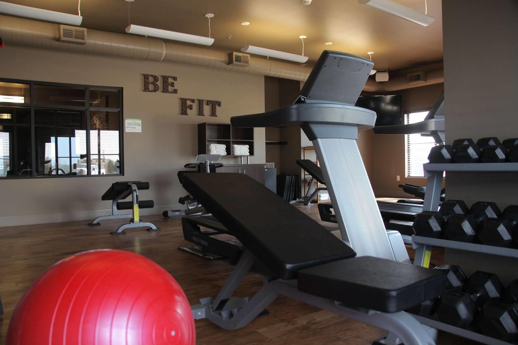 Teddy'S Residential Suites Watford City Bagian luar foto