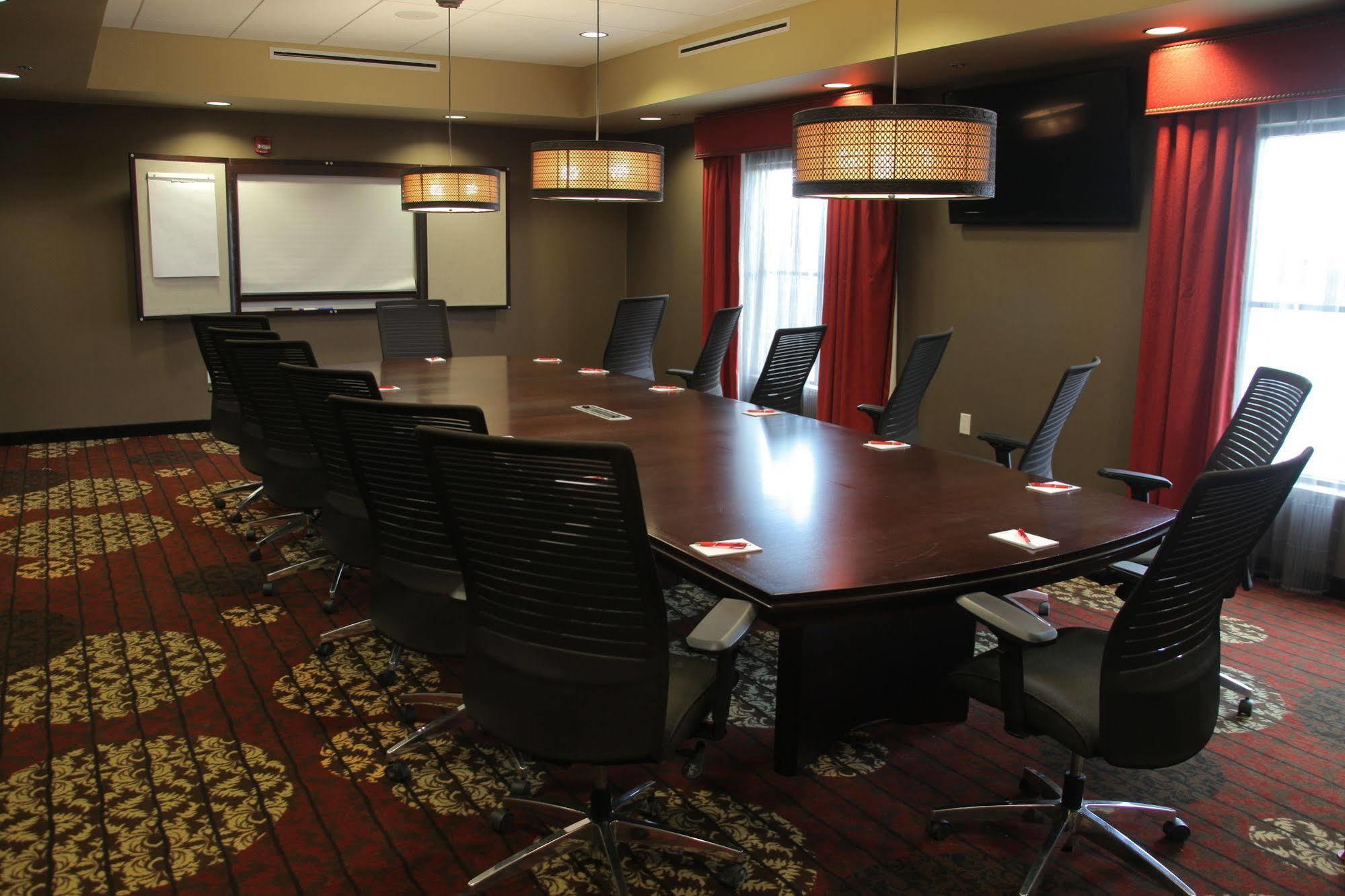 Teddy'S Residential Suites Watford City Bagian luar foto